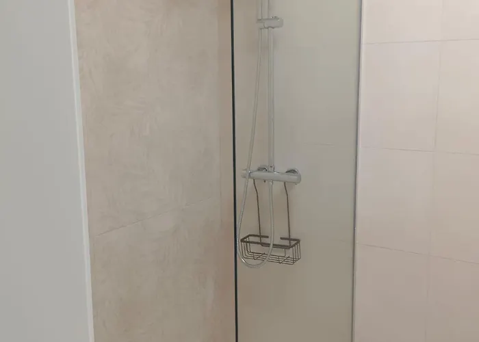 Confortable Y Luminoso En בית נופש *